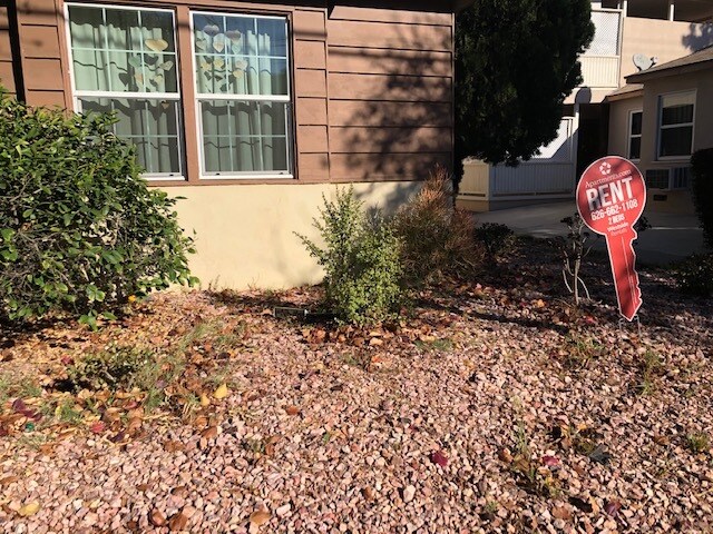 Foto principal - 12733 Oxnard St