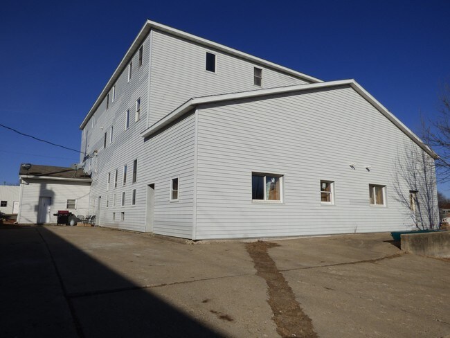 Building Photo - 116 E Prince St