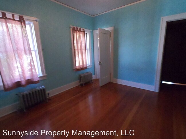 Building Photo - 3 br, 1 bath House - 141 South 3rd Ave.