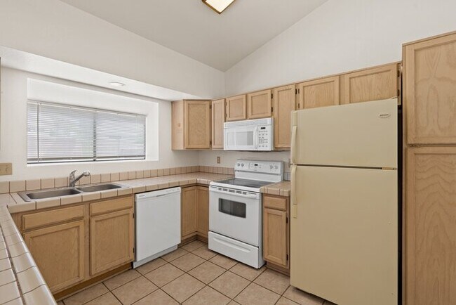 Building Photo - 2770 W Camino De La Joya
