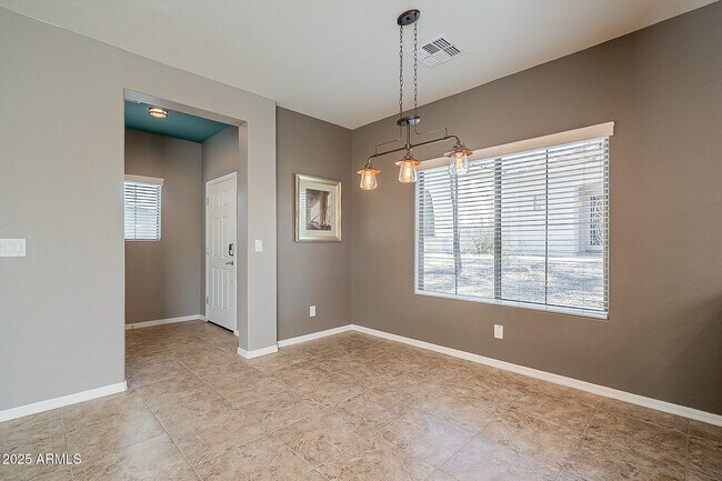 Foto del edificio - 2153 W Barwick Dr