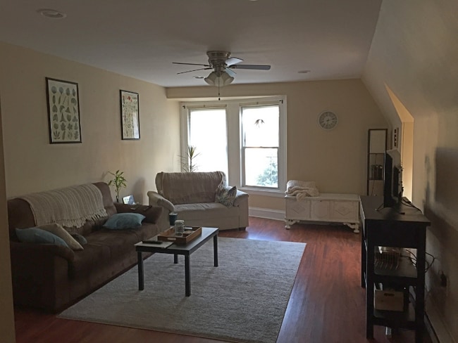 Building Photo - 133 E Mt Airy Ave