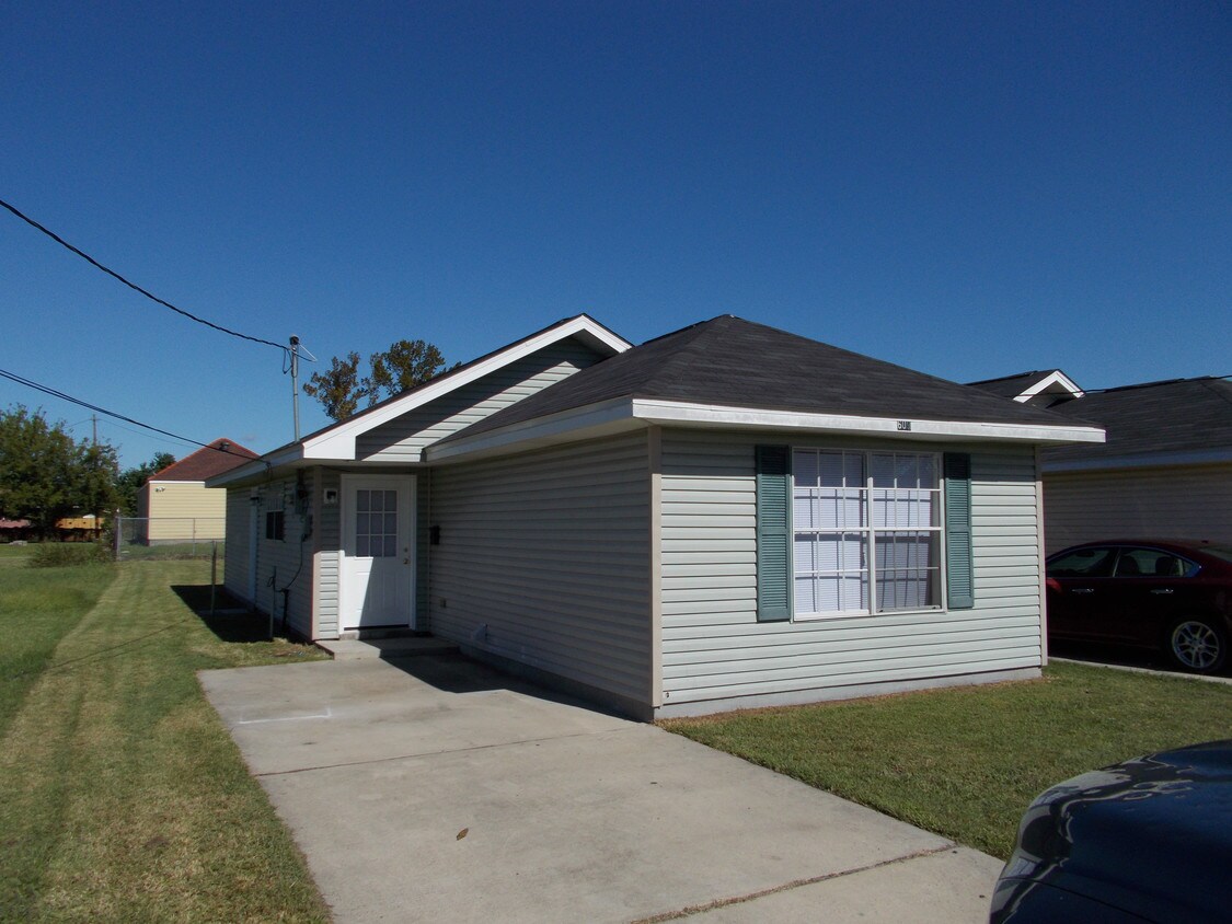 605 26th St, Gretna, LA 70053 House Rental in Gretna, LA