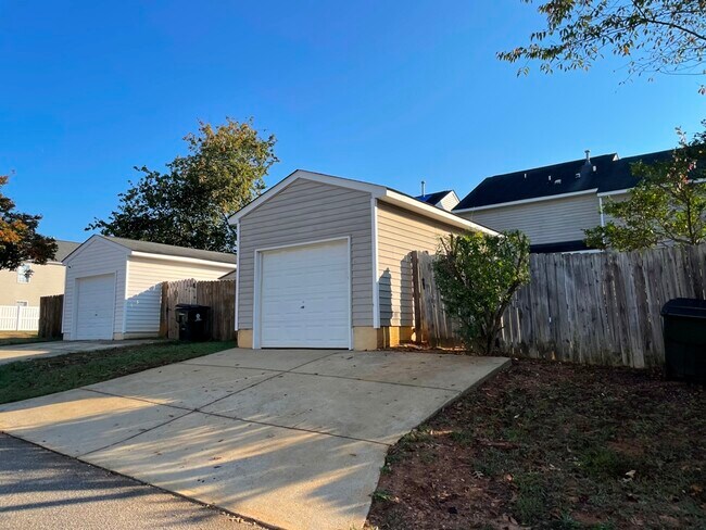 Building Photo - 153 Danesway Dr