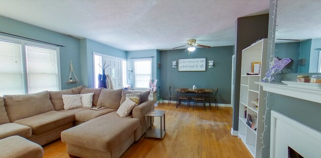 Foto del edificio - 2 Blocks to KSU Campus + Off-Street Parking + Fenced-in Backyard! Available August 1st!