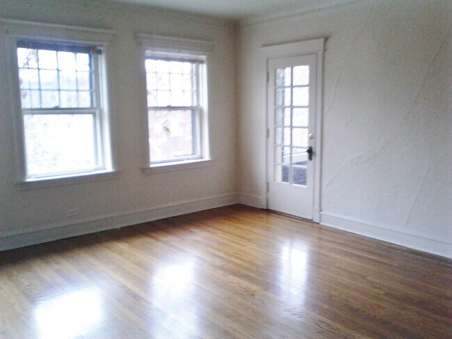 Foto del edificio - 2504 N Stowell Ave