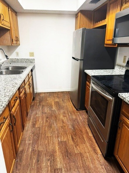 Foto del edificio - 2826 S Bartell Dr