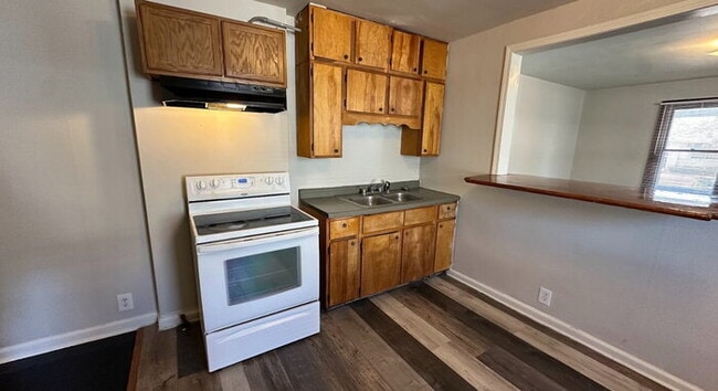 Building Photo - CENTER TOWNSHIP! ** SECTION 8 ACCEPTED**  2 BEDROOM/1 BATH HOME AVAILABLE NOW!!