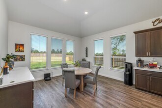 Building Photo - 41015 Kimber Ln