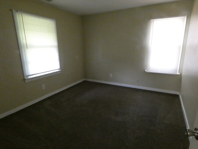 Building Photo - 409 Barron Blvd