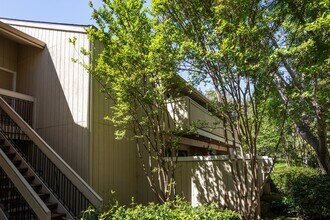 Building Photo - 936 Kiely Blvd