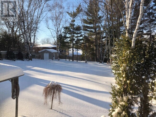 Photo du bâtiment - 398 Kingsway St