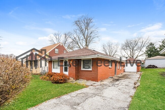 Building Photo - 4636 N 72nd St