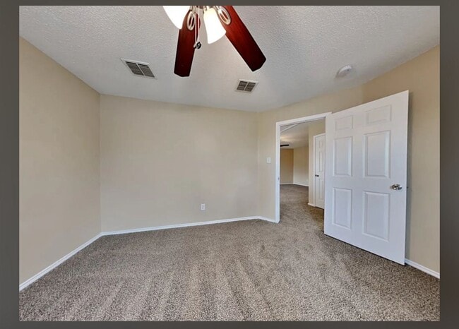 Building Photo - 161 Hilltop Dr