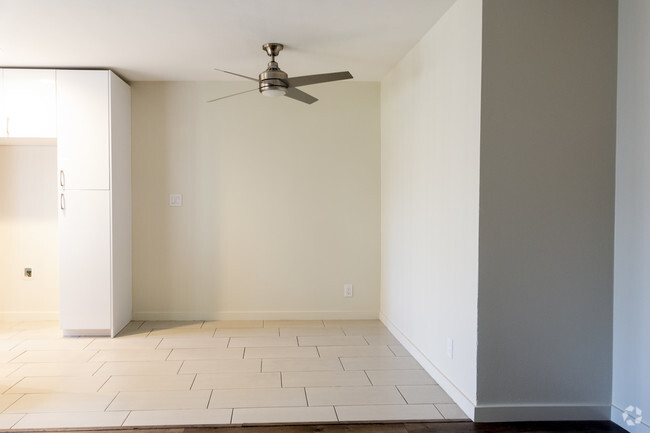 Dining Area - Tarzana Apartments