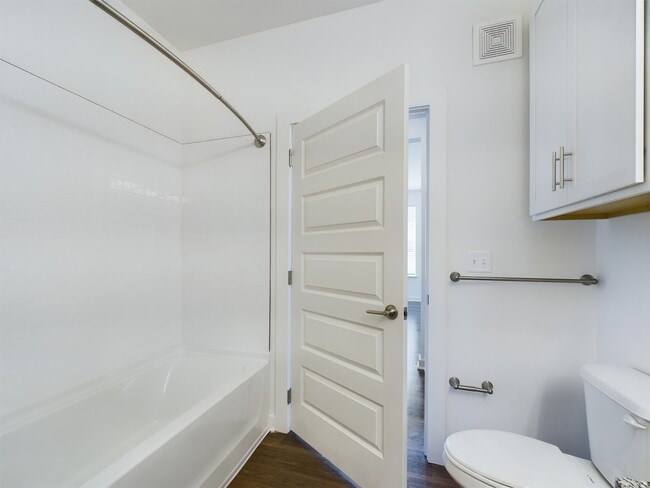 Bathroom 1 - Aurora St. Leon Apartments