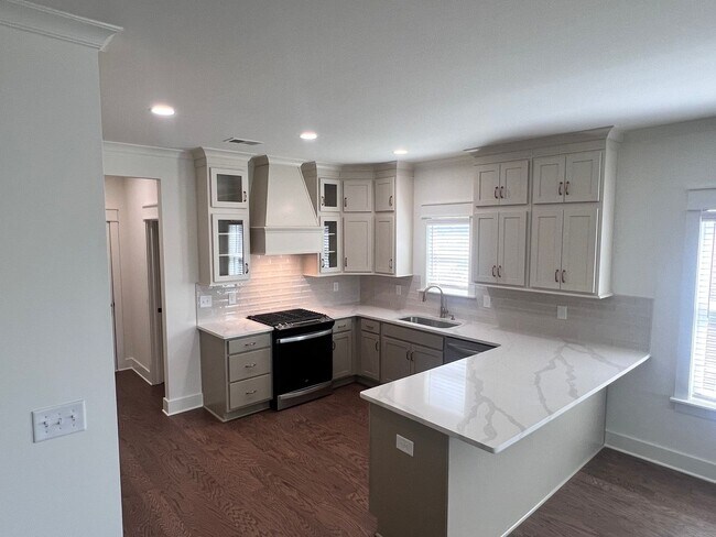 Building Photo - New Construction- One level home with luxurious finishes!