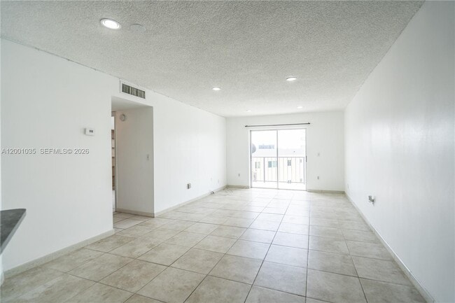 Foto del edificio - 7150 Indian Creek Dr