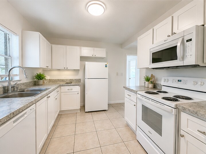 Foto del edificio - 2211 W Woodlawn Ave