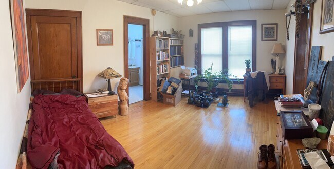 Área de estar - 2507 Nicollet Ave