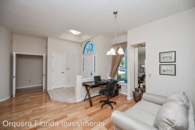 Building Photo - 3 br, 2.5 bath House - 4327 Fairfax Dr E.