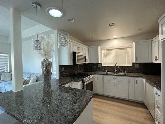 Building Photo - 16716 Bayview Dr