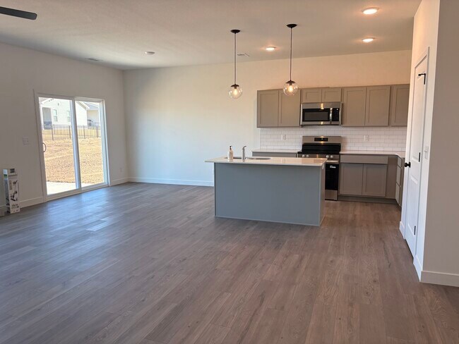 Sliding doors to backyard - 3040 NW 95th Ter