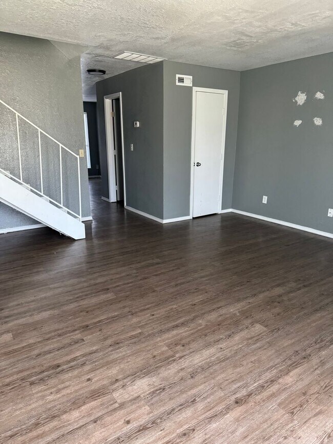 Foto del edificio - 2 bed, 2-1/2 bath