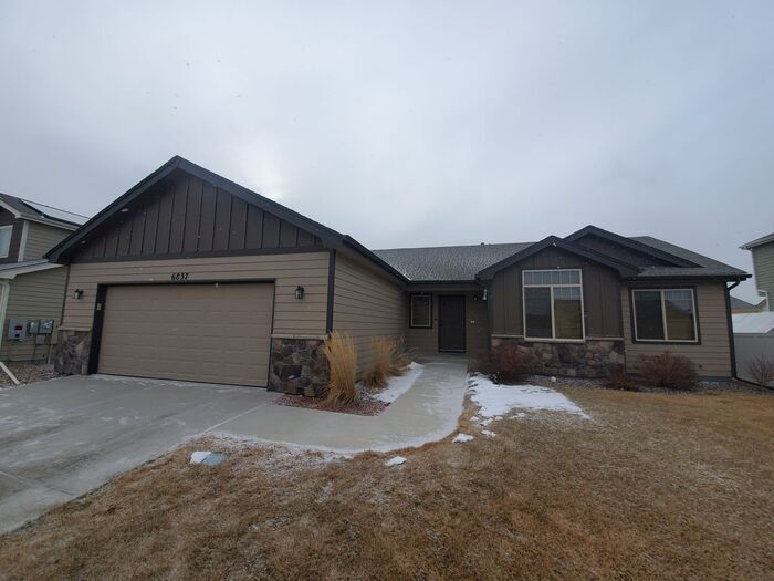 Spacious 3 bed, 2 Bath Home House for Rent in Wellington, CO