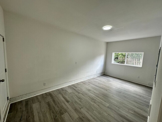 Foto del edificio - 815 SW 8th St