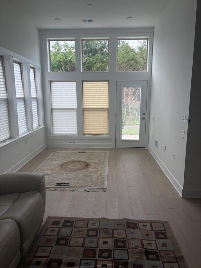 Building Photo - 6057 Sunstone Ln