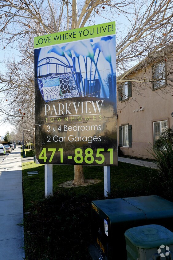 Foto del edificio - Parkview Townhomes