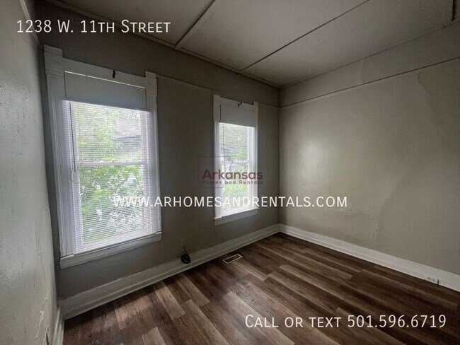 Building Photo - 1238 W 11th St