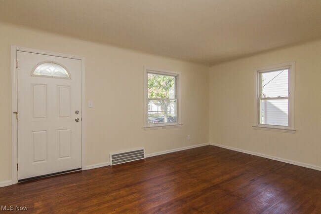 Foto del edificio - 15312 Benhoff Dr