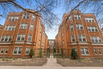Building Photo - 4505 N Greenview Ave