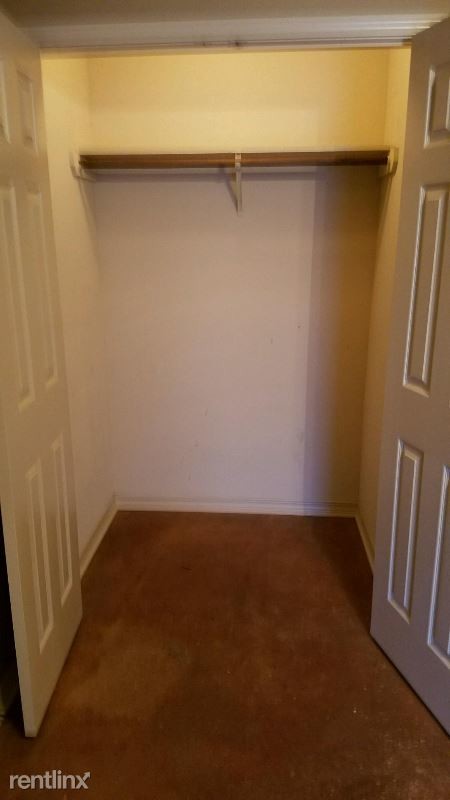 Building Photo - 2 br, 2 bath Apartment - 123 Lakeside Drive