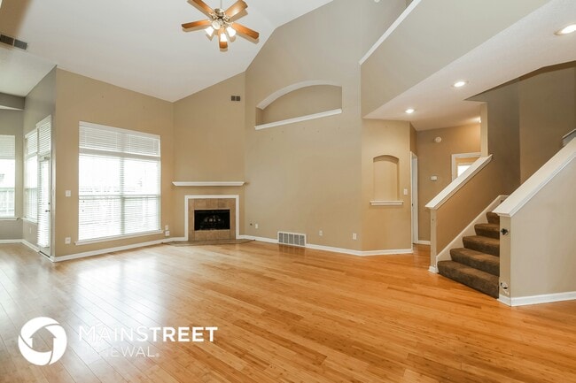 Foto del edificio - 4623 Tulip Run Dr