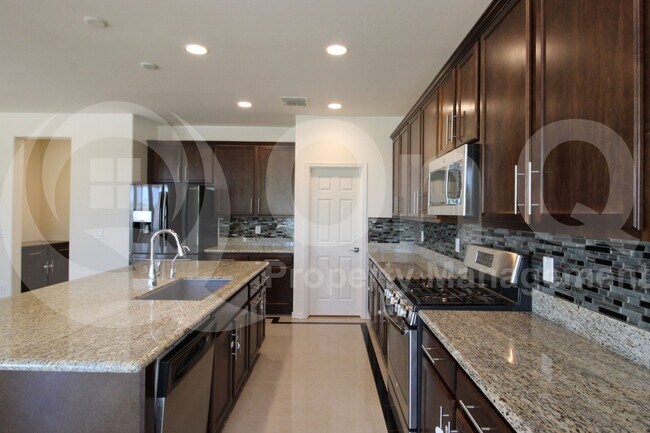 Building Photo - 10169 W Los Gatos Dr