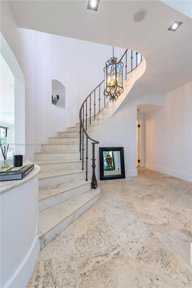 Foto del edificio - 5328 N Bay Rd