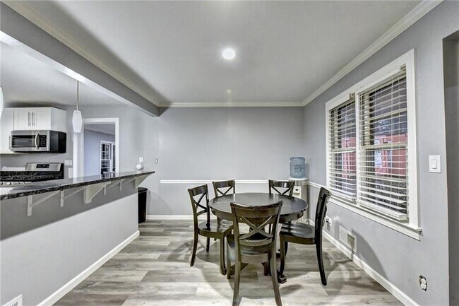 Foto del edificio - 4185 S Berkeley Lake Rd NW