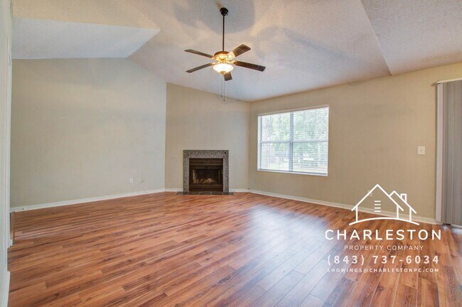 Foto del edificio - 7945 Timbercreek Ln