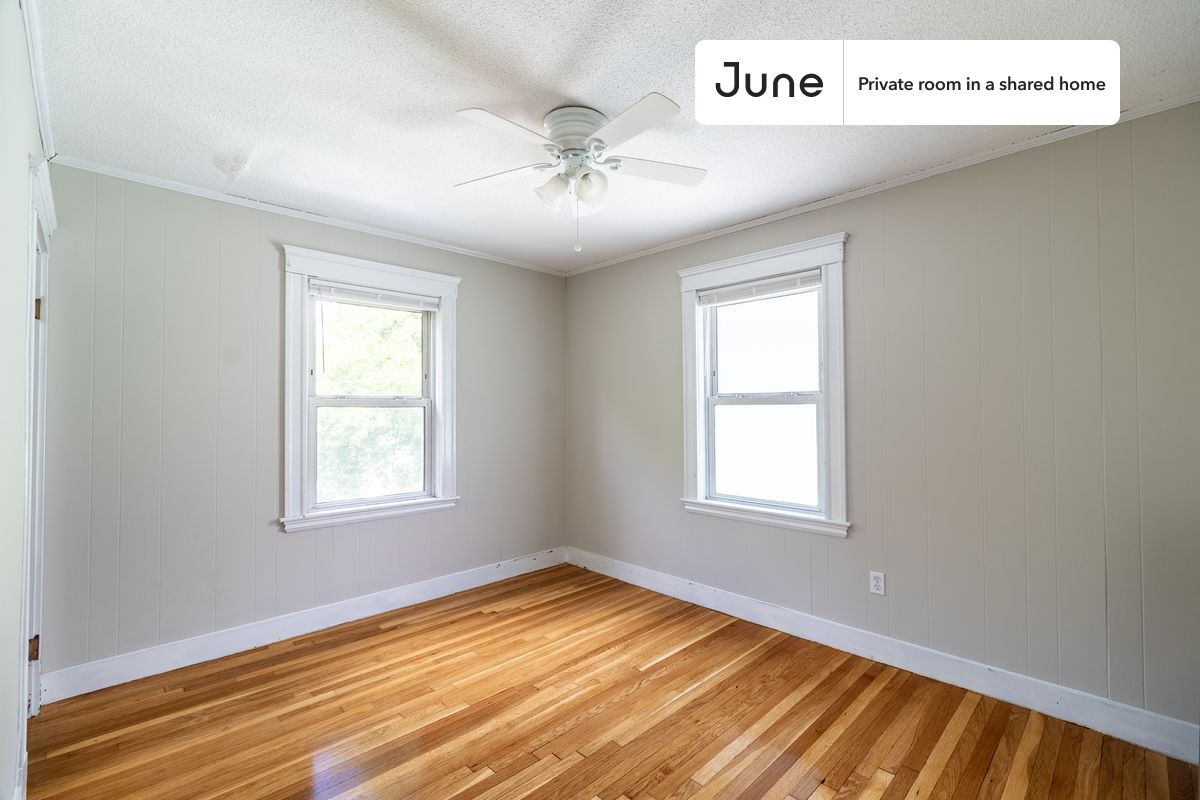 Room in Shared 4 bed/1 bath home - Room in Shared 4 bed/1 bath home