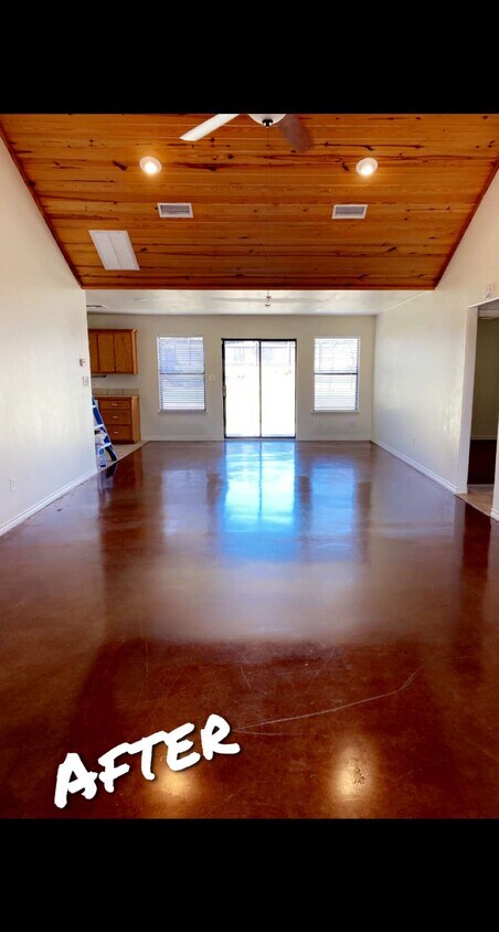 Foto del edificio - 1773 Blessed Lane