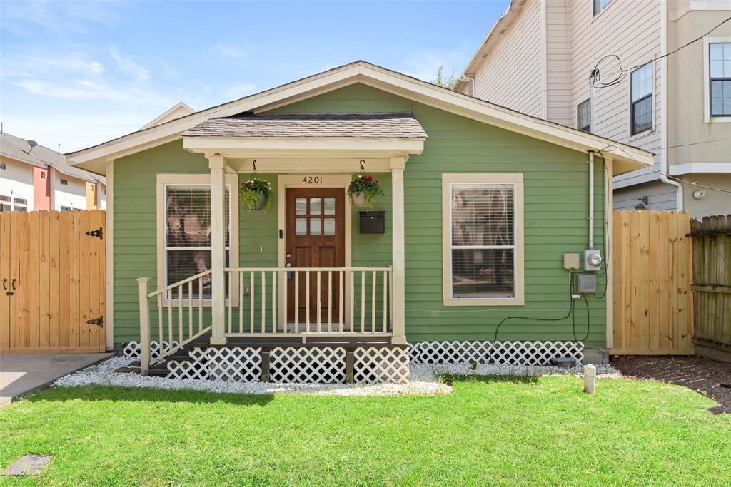 Foto principal - 4201 Marina St