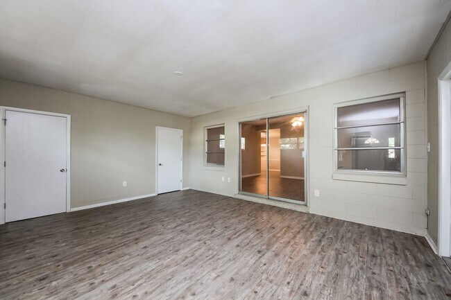 Building Photo - 1790 Viburnum Ln