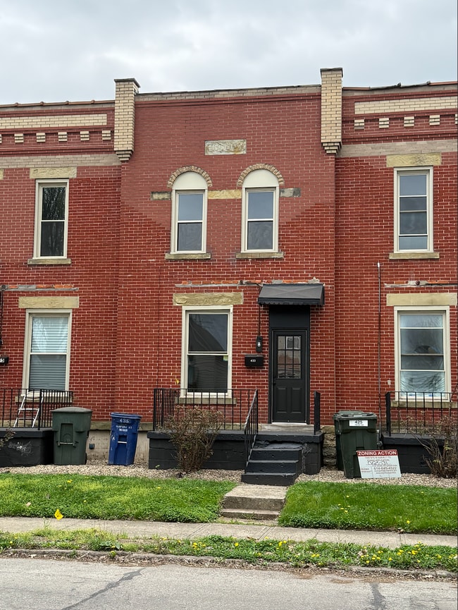 Building Photo - 433 Hanford St