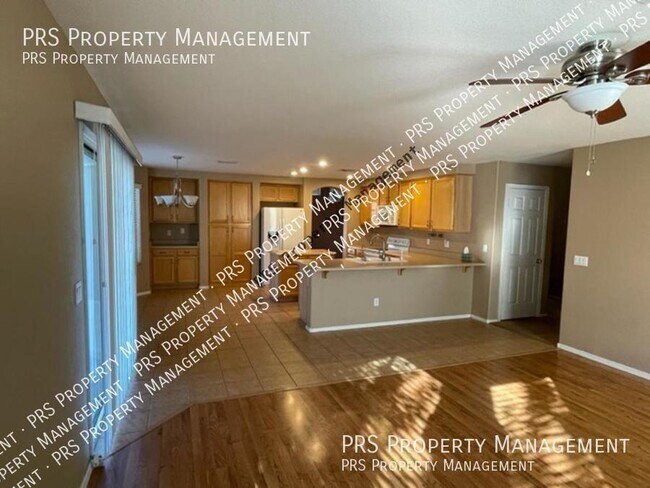 Foto del edificio - 1053 W Bruce Ave