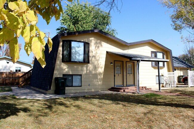 Building Photo - 1057 6th Street Ct