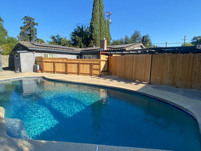 Foto del edificio - 606 E McKinley Ave