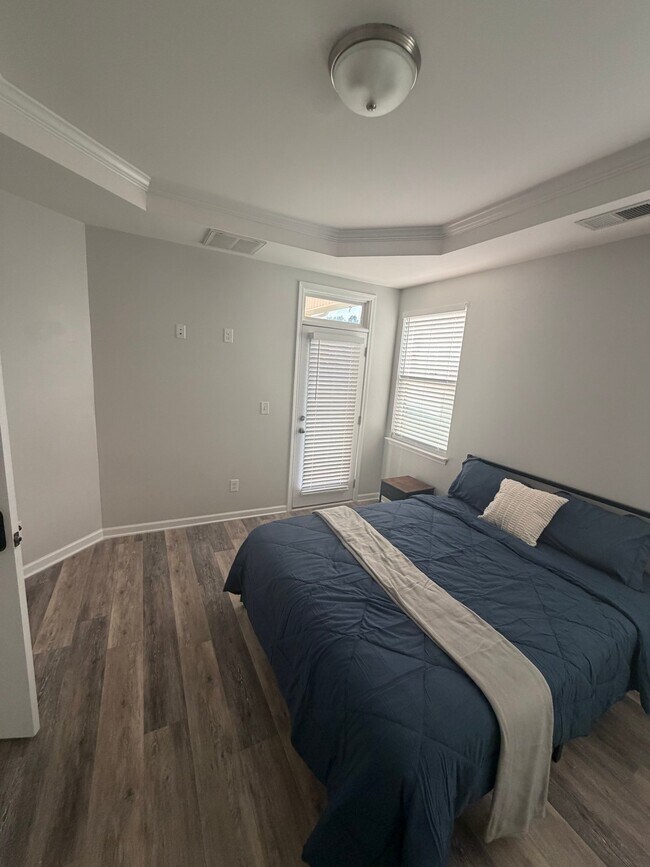 Building Photo - 15012 Savannah Hall Dr